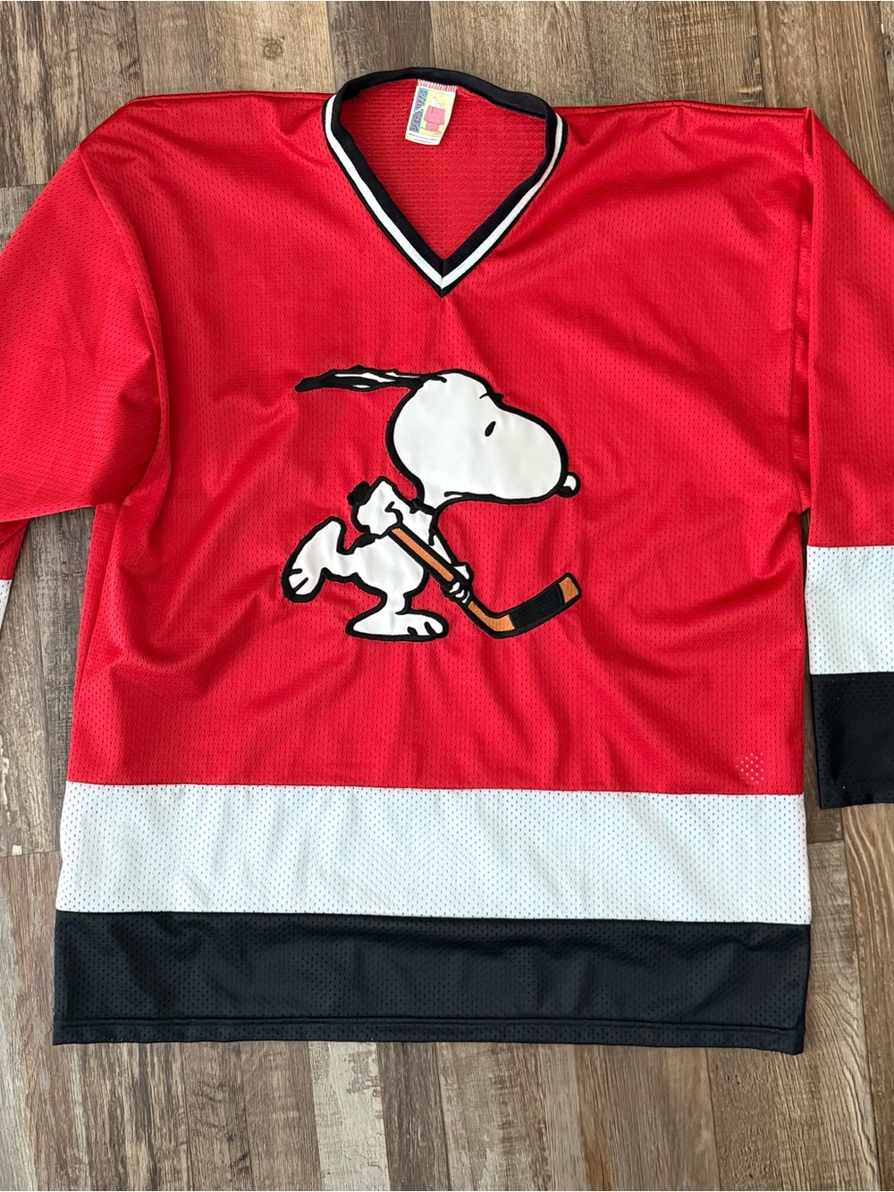 vintage snoopy hockey shirt xl